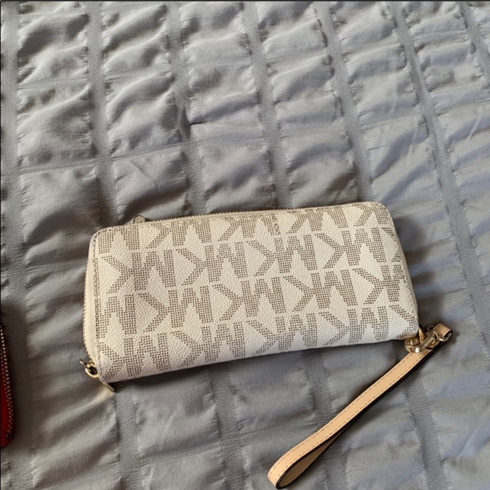 Michael Kors wallet